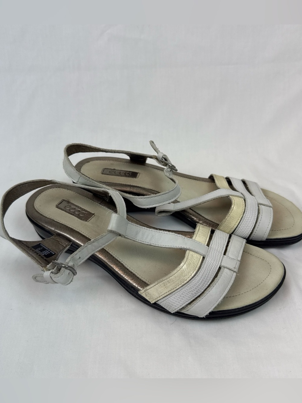 Ecco Flash Leather Women’s White & Gold Slingback Sandals Sz 39/8.5